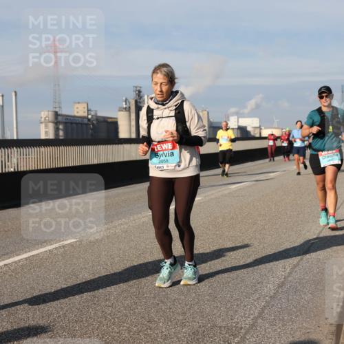 03.10.2025 - Köhlbrandbrückenlauf Lena Gebhardt http://msf.ph/oto/9093062 03.10.2025 10:08:36 Position 2 2058, 6 meine-sportfotos.de