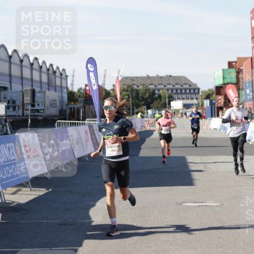 03.10.2025 - Köhlbrandbrückenlauf Jannik Wohlers http://msf.ph/oto/9093072 03.10.2025 12:54:32 Ziel 4023, 4060, 4106, 4209 meine-sportfotos.de