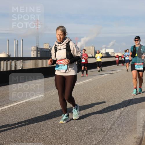 03.10.2025 - Köhlbrandbrückenlauf Lena Gebhardt http://msf.ph/oto/9093074 03.10.2025 10:08:36 Position 2 2058, 2830 meine-sportfotos.de