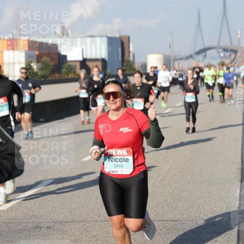 03.10.2025 - Köhlbrandbrückenlauf Jannik Wohlers http://msf.ph/oto/9093080 03.10.2025 10:00:20 Position 3 2422, 3310 meine-sportfotos.de
