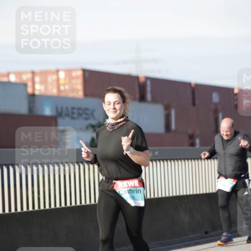 03.10.2025 - Köhlbrandbrückenlauf Jannik Wohlers http://msf.ph/oto/9093085 03.10.2025 10:11:57 Position 3 2976 meine-sportfotos.de