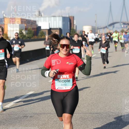 03.10.2025 - Köhlbrandbrückenlauf Jannik Wohlers http://msf.ph/oto/9093095 03.10.2025 10:00:21 Position 3 2422, 3310 meine-sportfotos.de