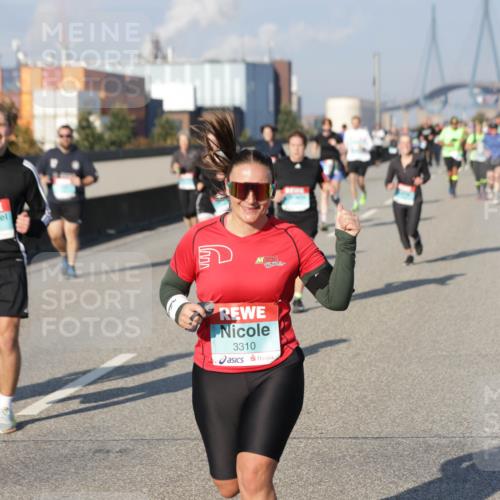 03.10.2025 - Köhlbrandbrückenlauf Jannik Wohlers http://msf.ph/oto/9093102 03.10.2025 10:00:21 Position 3 2422, 3310 meine-sportfotos.de