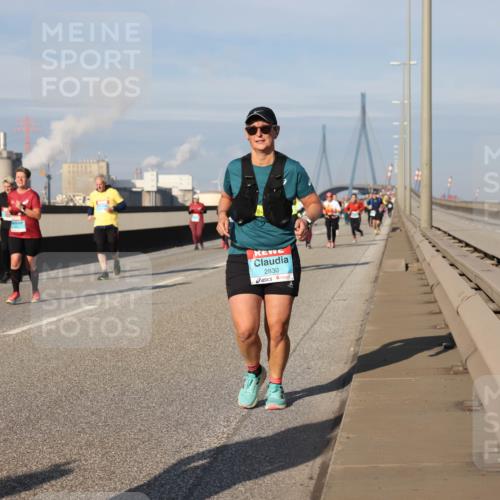 03.10.2025 - Köhlbrandbrückenlauf Lena Gebhardt http://msf.ph/oto/9093103 03.10.2025 10:08:37 Position 2 2830 meine-sportfotos.de