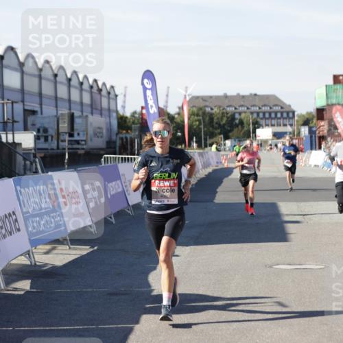 03.10.2025 - Köhlbrandbrückenlauf Jannik Wohlers http://msf.ph/oto/9093139 03.10.2025 12:54:32 Ziel 4023, 4060, 4106, 4209 meine-sportfotos.de