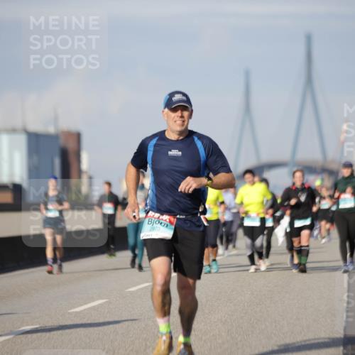 03.10.2025 - Köhlbrandbrückenlauf Jannik Wohlers http://msf.ph/oto/9093142 03.10.2025 10:11:59 Position 3 2973 meine-sportfotos.de