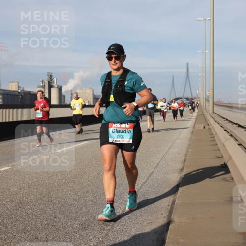 03.10.2025 - Köhlbrandbrückenlauf Lena Gebhardt http://msf.ph/oto/9093143 03.10.2025 10:08:38 Position 2 2830 meine-sportfotos.de