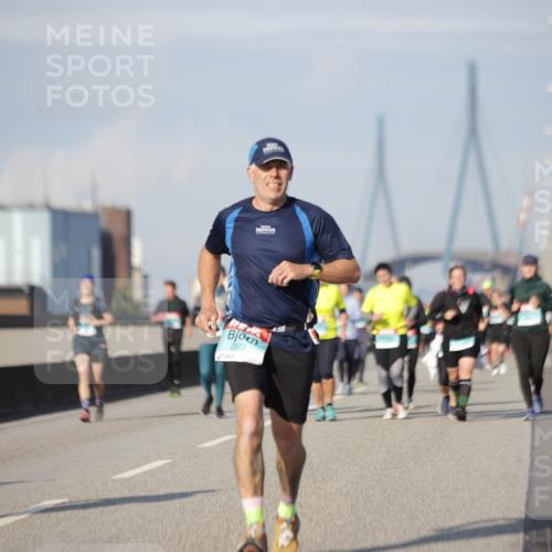 03.10.2025 - Köhlbrandbrückenlauf Jannik Wohlers http://msf.ph/oto/9093146 03.10.2025 10:12:00 Position 3 2504, 2973 meine-sportfotos.de