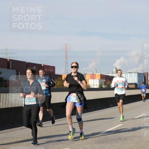 03.10.2025 - Köhlbrandbrückenlauf Jannik Wohlers http://msf.ph/oto/9093147 03.10.2025 10:00:28 Position 3 3252, 2064 meine-sportfotos.de