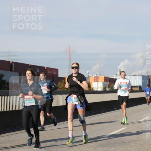 03.10.2025 - Köhlbrandbrückenlauf Jannik Wohlers http://msf.ph/oto/9093151 03.10.2025 10:00:28 Position 3 3252, 2064 meine-sportfotos.de