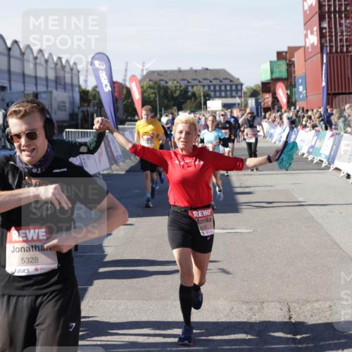 03.10.2025 - Köhlbrandbrückenlauf Jannik Wohlers http://msf.ph/oto/9093152 03.10.2025 13:20:09 Ziel 4397, 4402, 4433, 4565, 4721, 4779, 5037, 5175, 5328, 5456, 5481, 6589, 6649 meine-sportfotos.de