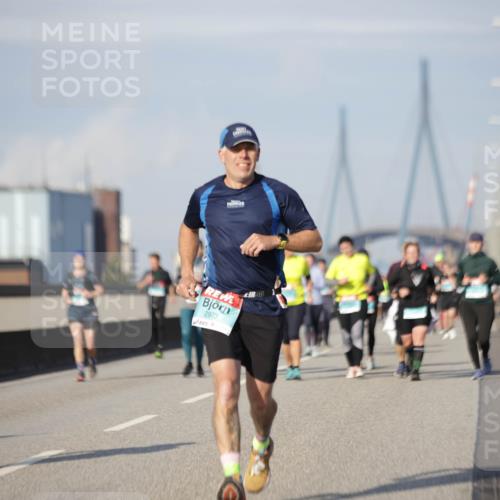 03.10.2025 - Köhlbrandbrückenlauf Jannik Wohlers http://msf.ph/oto/9093153 03.10.2025 10:12:00 Position 3 2504, 2973 meine-sportfotos.de