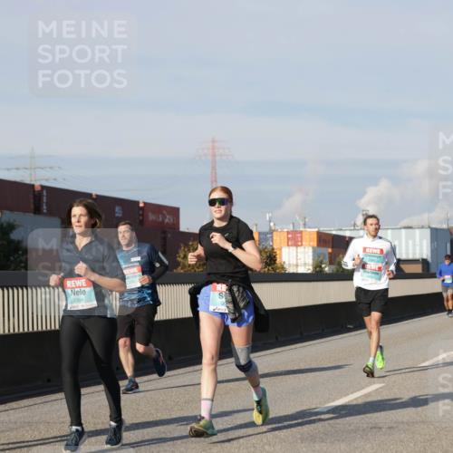 03.10.2025 - Köhlbrandbrückenlauf Jannik Wohlers http://msf.ph/oto/9093157 03.10.2025 10:00:28 Position 3 2064, 1 meine-sportfotos.de