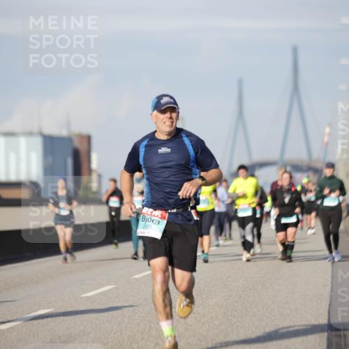 03.10.2025 - Köhlbrandbrückenlauf Jannik Wohlers http://msf.ph/oto/9093158 03.10.2025 10:12:00 Position 3 2973 meine-sportfotos.de