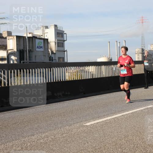 03.10.2025 - Köhlbrandbrückenlauf Lena Gebhardt http://msf.ph/oto/9093161 03.10.2025 10:08:40 Position 2 3663 meine-sportfotos.de