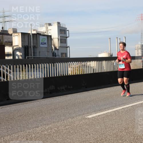 03.10.2025 - Köhlbrandbrückenlauf Lena Gebhardt http://msf.ph/oto/9093169 03.10.2025 10:08:40 Position 2 3663 meine-sportfotos.de