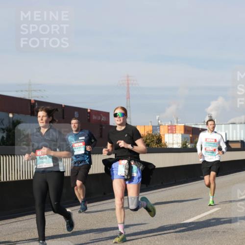 03.10.2025 - Köhlbrandbrückenlauf Jannik Wohlers http://msf.ph/oto/9093170 03.10.2025 10:00:28 Position 3 2064 meine-sportfotos.de