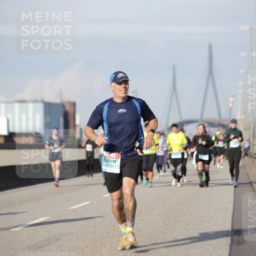 03.10.2025 - Köhlbrandbrückenlauf Jannik Wohlers http://msf.ph/oto/9093177 03.10.2025 10:12:00 Position 3 2973 meine-sportfotos.de