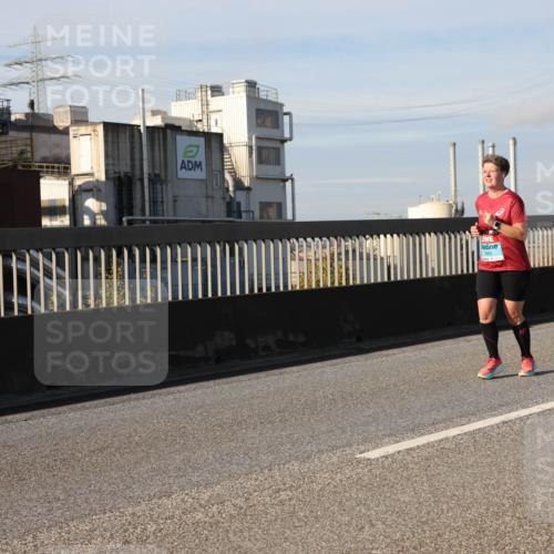 03.10.2025 - Köhlbrandbrückenlauf Lena Gebhardt http://msf.ph/oto/9093180 03.10.2025 10:08:40 Position 2 3663 meine-sportfotos.de