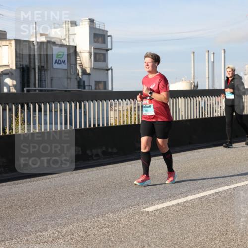 03.10.2025 - Köhlbrandbrückenlauf Lena Gebhardt http://msf.ph/oto/9093185 03.10.2025 10:08:40 Position 2 3663 meine-sportfotos.de