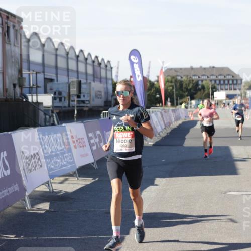 03.10.2025 - Köhlbrandbrückenlauf Jannik Wohlers http://msf.ph/oto/9093199 03.10.2025 12:54:32 Ziel 4023, 4060, 4106, 4209 meine-sportfotos.de