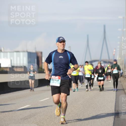 03.10.2025 - Köhlbrandbrückenlauf Jannik Wohlers http://msf.ph/oto/9093200 03.10.2025 10:12:00 Position 3 2973 meine-sportfotos.de