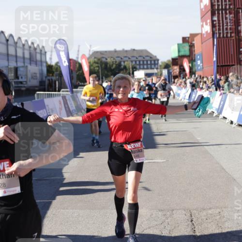03.10.2025 - Köhlbrandbrückenlauf Jannik Wohlers http://msf.ph/oto/9093203 03.10.2025 13:20:09 Ziel 4397, 4402, 4433, 4565, 4721, 4779, 5037, 5175, 5328, 5456, 5481, 6589, 6649 meine-sportfotos.de