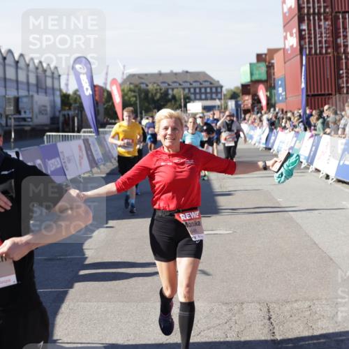03.10.2025 - Köhlbrandbrückenlauf Jannik Wohlers http://msf.ph/oto/9093213 03.10.2025 13:20:09 Ziel 4397, 4402, 4433, 4565, 4721, 4779, 5037, 5175, 5328, 5456, 5481, 6589, 6649 meine-sportfotos.de