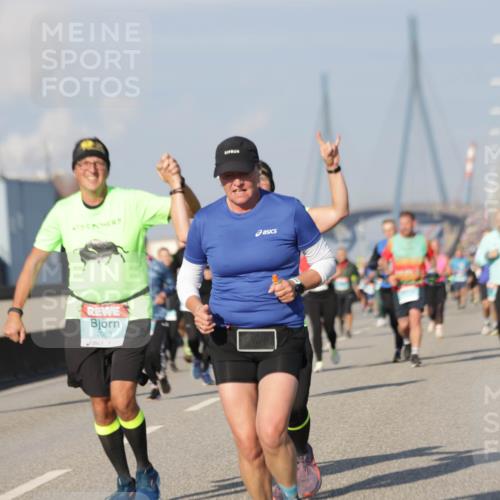 03.10.2025 - Köhlbrandbrückenlauf Jannik Wohlers http://msf.ph/oto/9093218 03.10.2025 10:00:30 Position 3 2089 meine-sportfotos.de