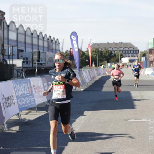 03.10.2025 - Köhlbrandbrückenlauf Jannik Wohlers http://msf.ph/oto/9093219 03.10.2025 12:54:33 Ziel 4023, 4060, 4106, 4209, 6683 meine-sportfotos.de