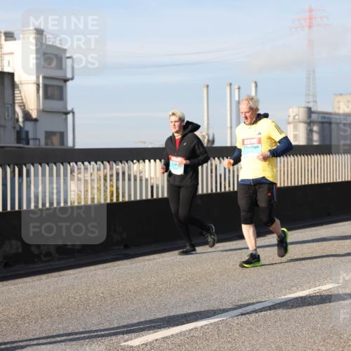 03.10.2025 - Köhlbrandbrückenlauf Lena Gebhardt http://msf.ph/oto/9093237 03.10.2025 10:08:41 Position 2 3663 meine-sportfotos.de