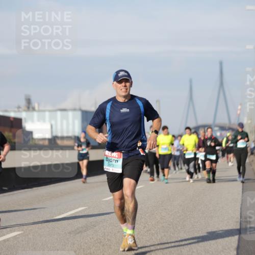 03.10.2025 - Köhlbrandbrückenlauf Jannik Wohlers http://msf.ph/oto/9093244 03.10.2025 10:12:01 Position 3 2973 meine-sportfotos.de