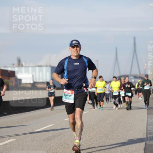 03.10.2025 - Köhlbrandbrückenlauf Jannik Wohlers http://msf.ph/oto/9093250 03.10.2025 10:12:01 Position 3 2973 meine-sportfotos.de