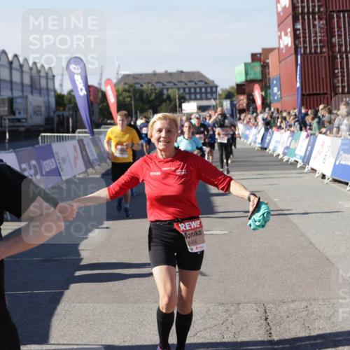 03.10.2025 - Köhlbrandbrückenlauf Jannik Wohlers http://msf.ph/oto/9093251 03.10.2025 13:20:09 Ziel 4397, 4402, 4433, 4565, 4721, 4779, 5037, 5175, 5328, 5456, 5481, 6589, 6649 meine-sportfotos.de
