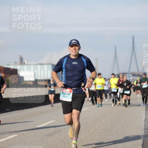 03.10.2025 - Köhlbrandbrückenlauf Jannik Wohlers http://msf.ph/oto/9093261 03.10.2025 10:12:01 Position 3 2973 meine-sportfotos.de