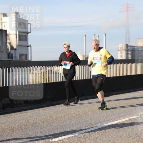 03.10.2025 - Köhlbrandbrückenlauf Lena Gebhardt http://msf.ph/oto/9093264 03.10.2025 10:08:41 Position 2  meine-sportfotos.de