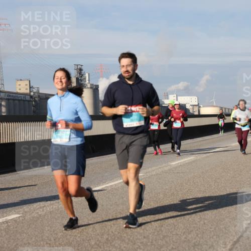 03.10.2025 - Köhlbrandbrückenlauf Lena Gebhardt http://msf.ph/oto/9093279 03.10.2025 10:08:42 Position 2 19 meine-sportfotos.de