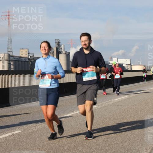 03.10.2025 - Köhlbrandbrückenlauf Lena Gebhardt http://msf.ph/oto/9093286 03.10.2025 10:08:42 Position 2 3819 meine-sportfotos.de