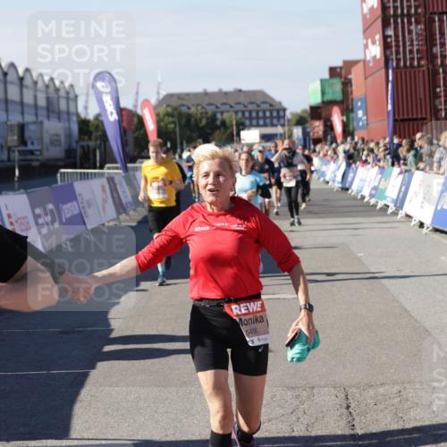 03.10.2025 - Köhlbrandbrückenlauf Jannik Wohlers http://msf.ph/oto/9093287 03.10.2025 13:20:09 Ziel 4397, 4402, 4433, 4565, 4721, 4779, 5037, 5175, 5328, 5456, 5481, 6589, 6649 meine-sportfotos.de