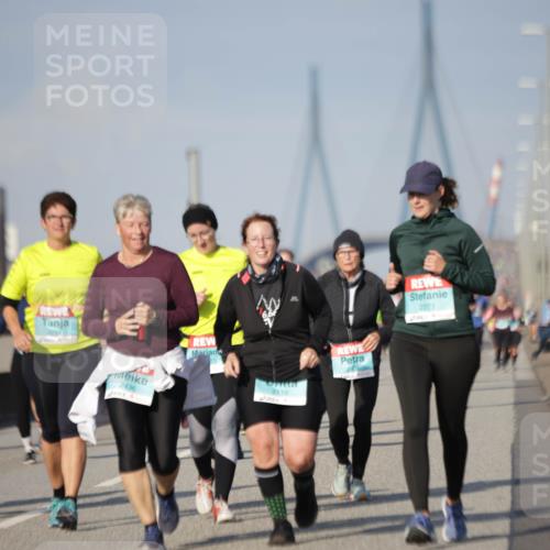 03.10.2025 - Köhlbrandbrückenlauf Jannik Wohlers http://msf.ph/oto/9093290 03.10.2025 10:12:06 Position 3 2436, 2116, 2271 meine-sportfotos.de