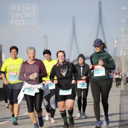 03.10.2025 - Köhlbrandbrückenlauf Jannik Wohlers http://msf.ph/oto/9093295 03.10.2025 10:12:06 Position 3 2436, 963, 2116, 2900, 2271 meine-sportfotos.de