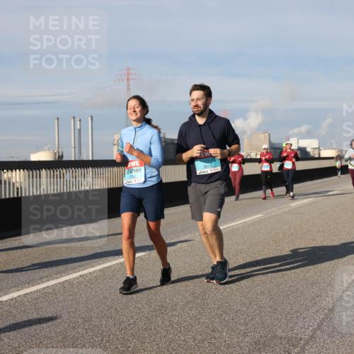 03.10.2025 - Köhlbrandbrückenlauf Lena Gebhardt http://msf.ph/oto/9093306 03.10.2025 10:08:43 Position 2 2518, 2763, 3819 meine-sportfotos.de