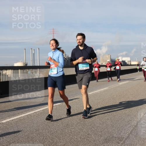 03.10.2025 - Köhlbrandbrückenlauf Lena Gebhardt http://msf.ph/oto/9093316 03.10.2025 10:08:43 Position 2 2763, 3819 meine-sportfotos.de