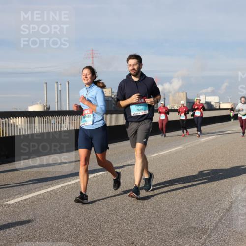 03.10.2025 - Köhlbrandbrückenlauf Lena Gebhardt http://msf.ph/oto/9093324 03.10.2025 10:08:43 Position 2 2763, 3819 meine-sportfotos.de