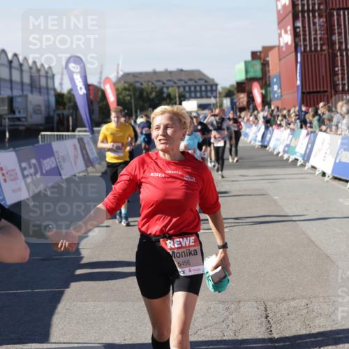 03.10.2025 - Köhlbrandbrückenlauf Jannik Wohlers http://msf.ph/oto/9093326 03.10.2025 13:20:10 Ziel 4397, 4402, 4433, 4565, 4721, 4779, 4994, 5037, 5175, 5328, 5456, 5481, 5683, 6589, 6649 meine-sportfotos.de