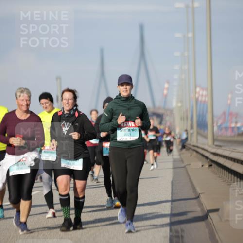 03.10.2025 - Köhlbrandbrückenlauf Jannik Wohlers http://msf.ph/oto/9093350 03.10.2025 10:12:07 Position 3 2436, 1963, 2116, 2271 meine-sportfotos.de