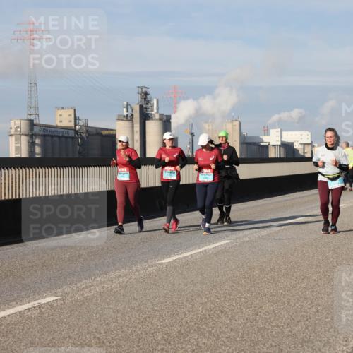 03.10.2025 - Köhlbrandbrückenlauf Lena Gebhardt http://msf.ph/oto/9093358 03.10.2025 10:08:44 Position 2  meine-sportfotos.de