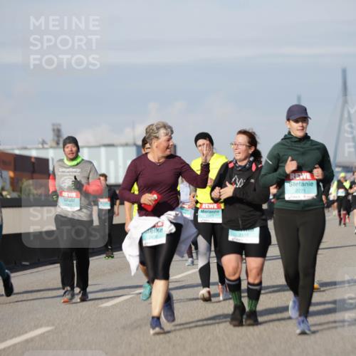 03.10.2025 - Köhlbrandbrückenlauf Jannik Wohlers http://msf.ph/oto/9093394 03.10.2025 10:12:08 Position 3 2436, 1963, 2116, 2271 meine-sportfotos.de