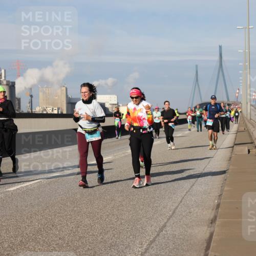 03.10.2025 - Köhlbrandbrückenlauf Lena Gebhardt http://msf.ph/oto/9093413 03.10.2025 10:08:46 Position 2 2727, 2441 meine-sportfotos.de