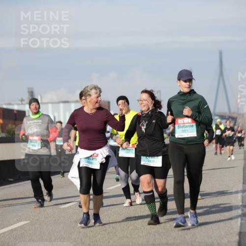 03.10.2025 - Köhlbrandbrückenlauf Jannik Wohlers http://msf.ph/oto/9093414 03.10.2025 10:12:08 Position 3 2436, 1963, 2116, 2271 meine-sportfotos.de